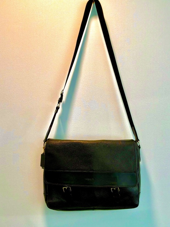 Coach Handbags - COACH Henry Messenger Bag in Black Pebbled Leather F54149 Fits 15” x 11” x 3.5”